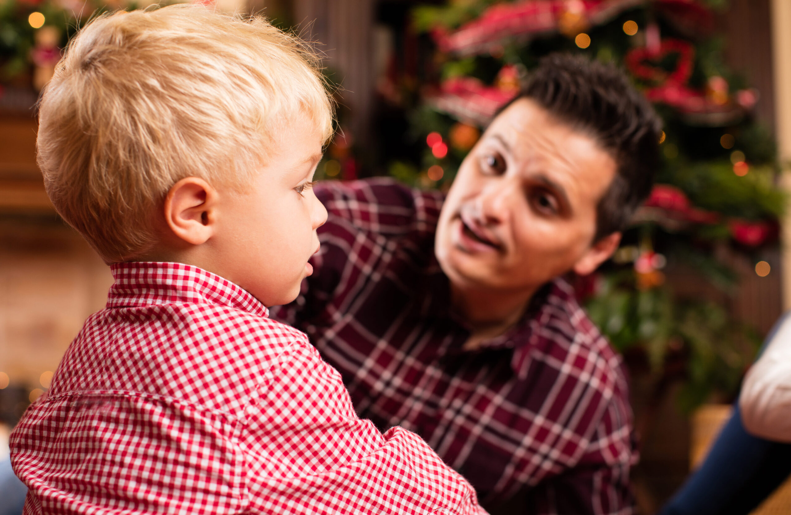 Read more about the article Cómo enseñar a tu hijo/a a esperar su turno para hablar. Consejos prácticos para padres y madres