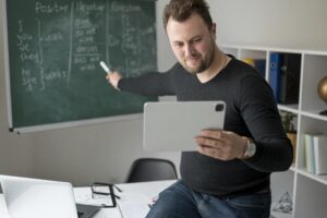 Read more about the article ¿Las redes sociales dictan el éxito de un aula? Descubre el nuevo desafío de los docentes